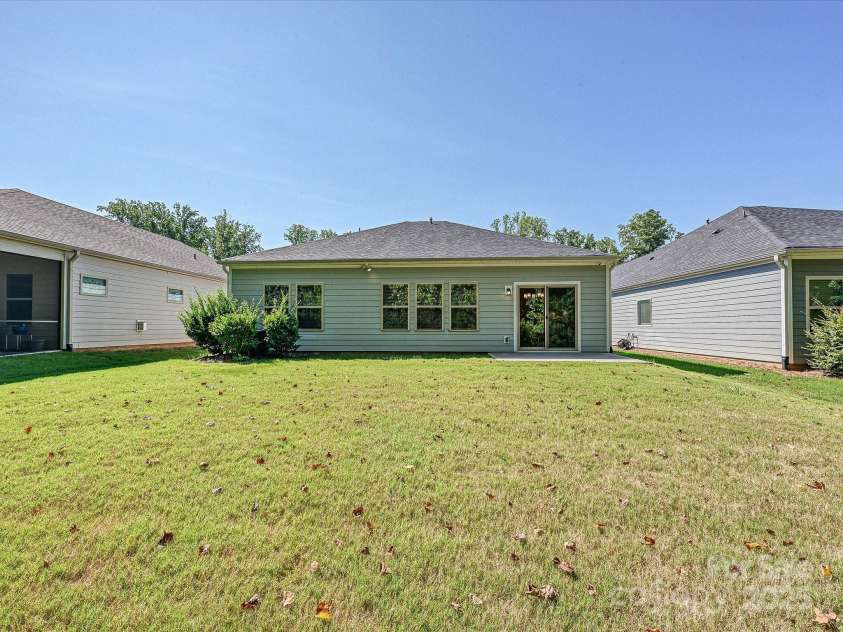 8512 Pennegrove Circle, Charlotte, NC 28214.  MLS# CAR4281717, YatesRealty ID 30811. 