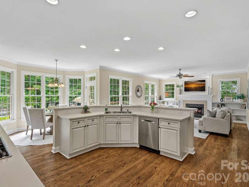 3124 Rhett Butler Place, Charlotte, NC 28270.  MLS# CAR4384356, YatesRealty ID 30812. 