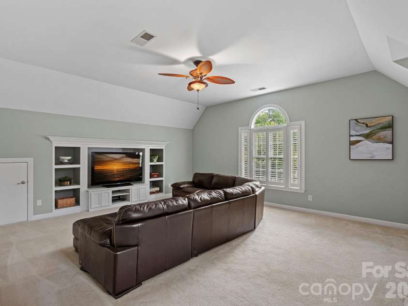 3124 Rhett Butler Place, Charlotte, NC 28270.  MLS# CAR4384356, YatesRealty ID 30812. Bonus Room