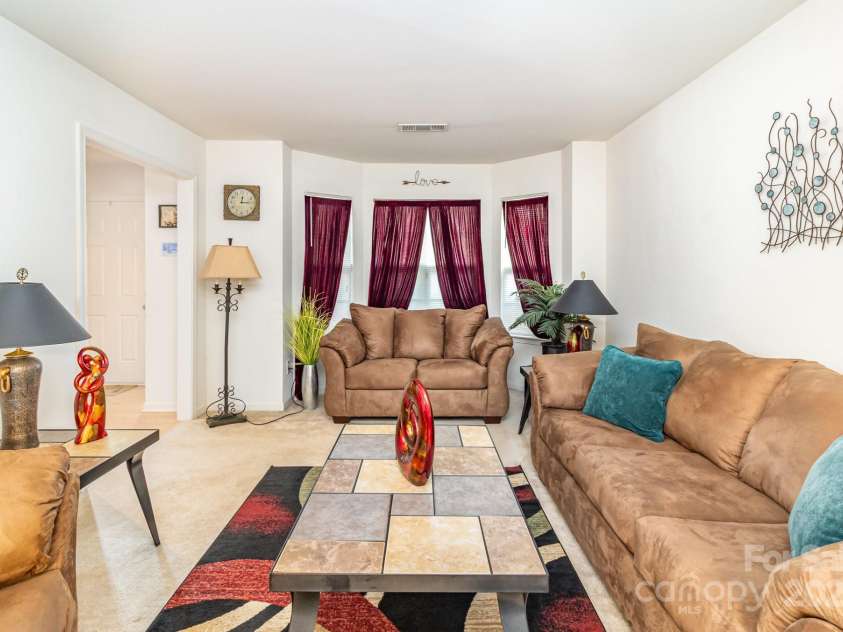 6619 Bittinger Court, Charlotte, NC 28216.  MLS# CAR4273105, YatesRealty ID 30813. 