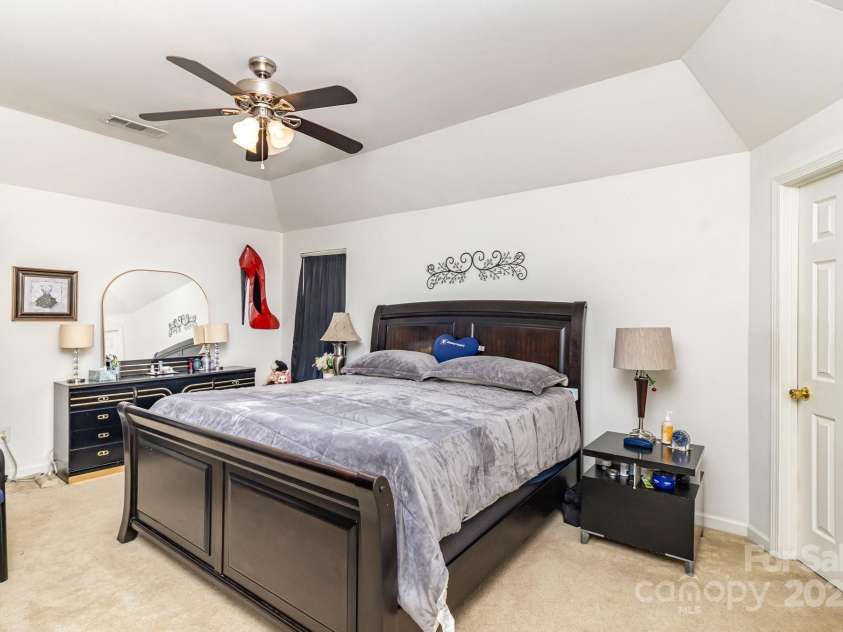 6619 Bittinger Court, Charlotte, NC 28216.  MLS# CAR4273105, YatesRealty ID 30813. 