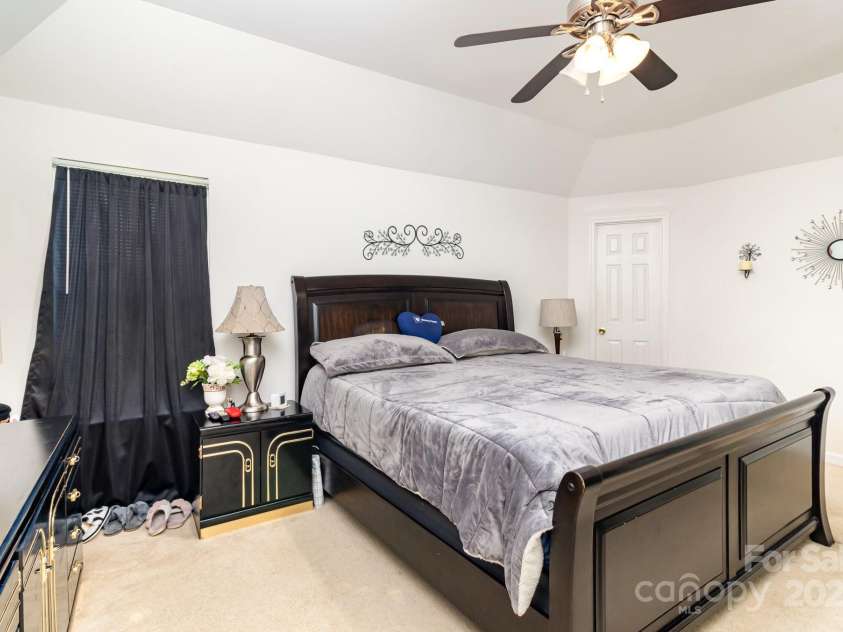 6619 Bittinger Court, Charlotte, NC 28216.  MLS# CAR4273105, YatesRealty ID 30813. 