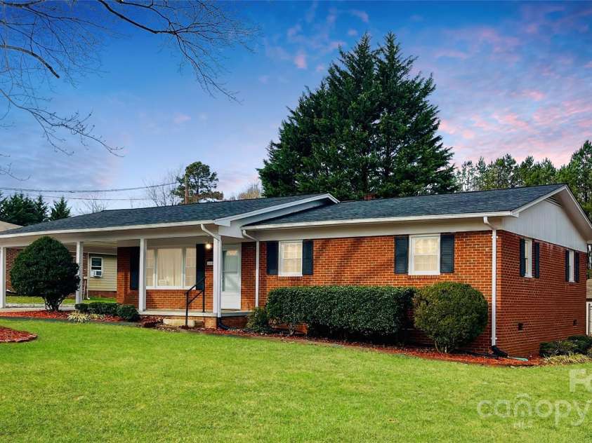 185 Brookmont Avenue, Forest City, NC 28043.  MLS# CAR4207770, YatesRealty ID 30814. 