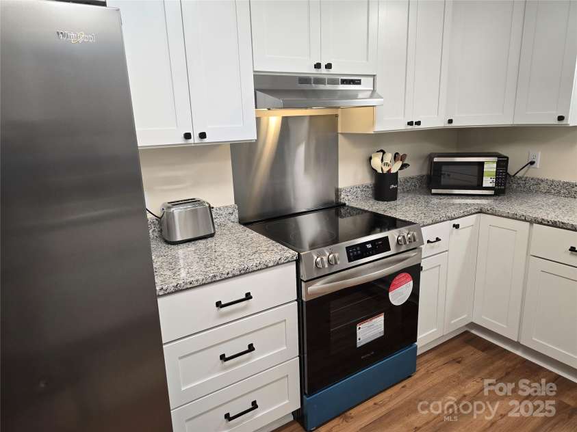 185 Brookmont Avenue, Forest City, NC 28043.  MLS# CAR4207770, YatesRealty ID 30814. 