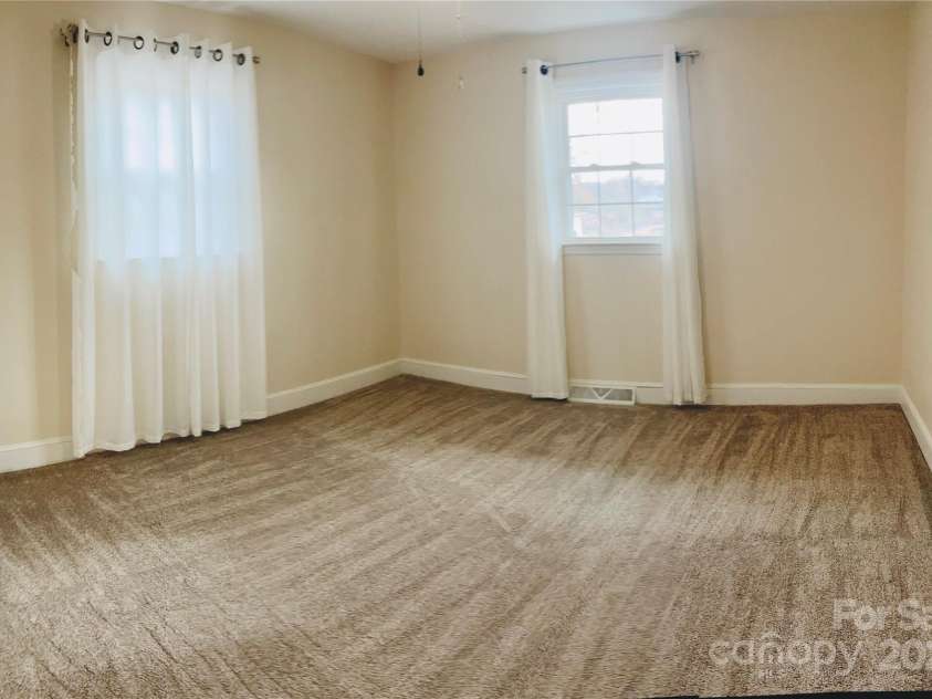 185 Brookmont Avenue, Forest City, NC 28043.  MLS# CAR4207770, YatesRealty ID 30814. 