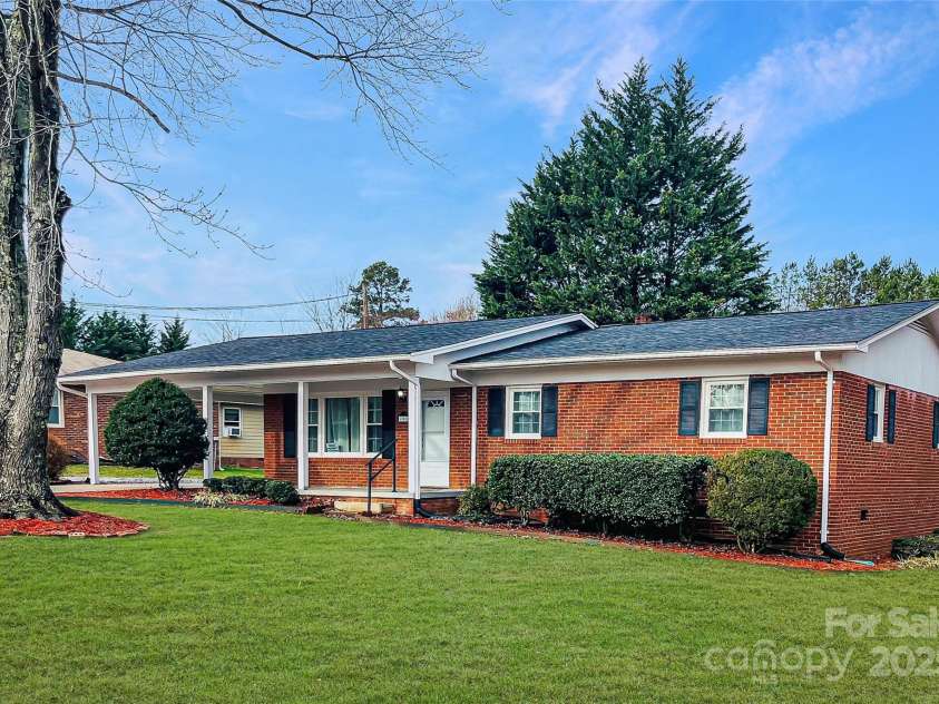 185 Brookmont Avenue, Forest City, NC 28043.  MLS# CAR4207770, YatesRealty ID 30814. 