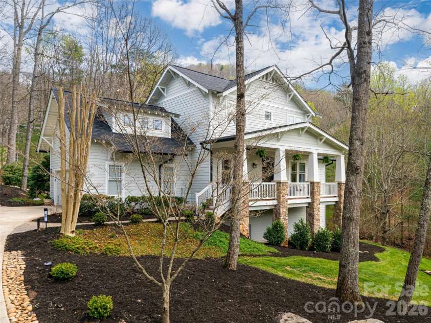 67 White Ash Drive, Asheville, NC 28803.  MLS# CAR4366928, YatesRealty ID 30814. 