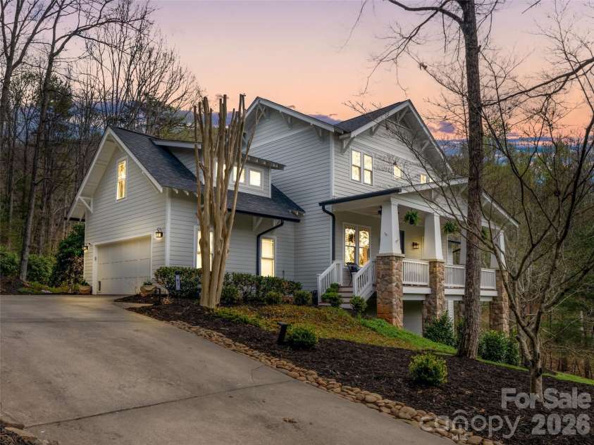 67 White Ash Drive, Asheville, NC 28803.  MLS# CAR4366928, YatesRealty ID 30814. 