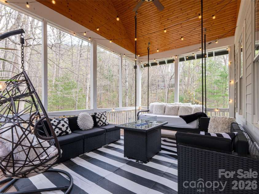 67 White Ash Drive, Asheville, NC 28803.  MLS# CAR4366928, YatesRealty ID 30814. 