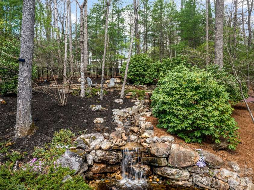 67 White Ash Drive, Asheville, NC 28803.  MLS# CAR4366928, YatesRealty ID 30814. 