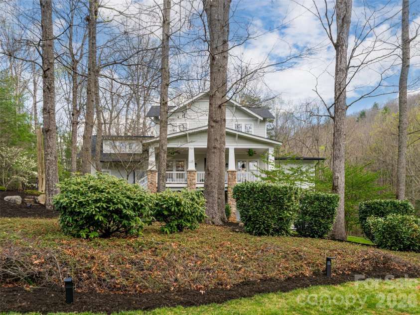 67 White Ash Drive, Asheville, NC 28803.  MLS# CAR4366928, YatesRealty ID 30814. 