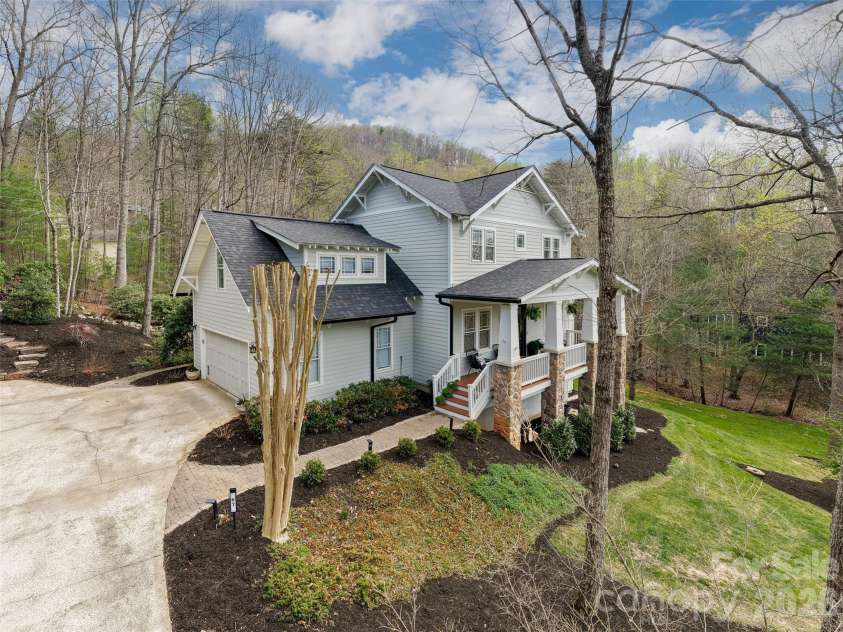 67 White Ash Drive, Asheville, NC 28803.  MLS# CAR4366928, YatesRealty ID 30814. 