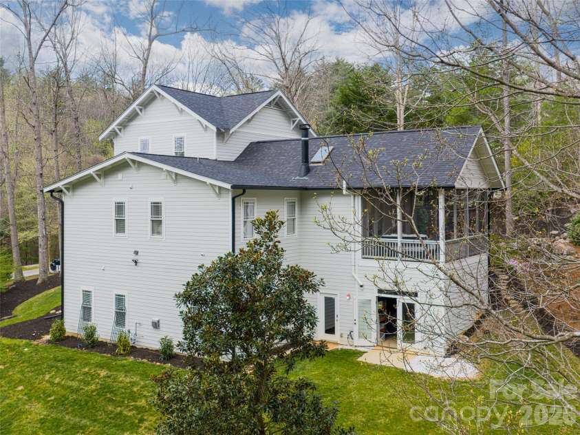 67 White Ash Drive, Asheville, NC 28803.  MLS# CAR4366928, YatesRealty ID 30814. 