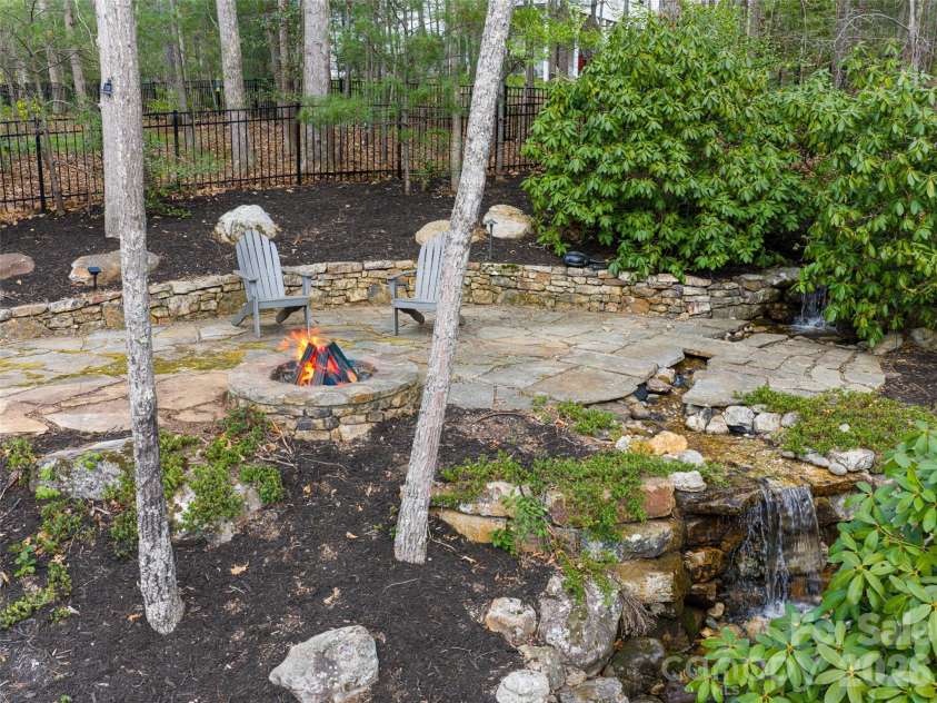 67 White Ash Drive, Asheville, NC 28803.  MLS# CAR4366928, YatesRealty ID 30814. 