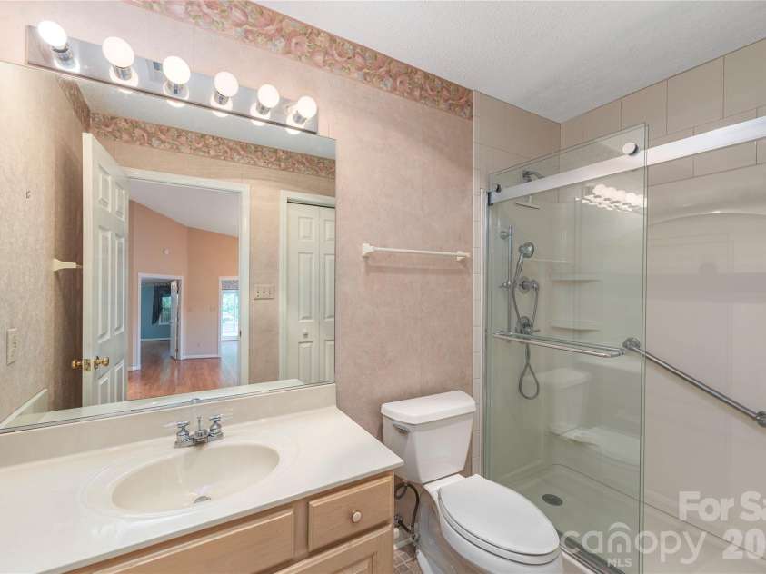 11 Heather Way, Candler, NC 28715.  MLS# CAR4381807, YatesRealty ID 30816. 2nd full bathroom