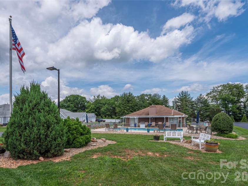 11 Heather Way, Candler, NC 28715.  MLS# CAR4381807, YatesRealty ID 30816. 