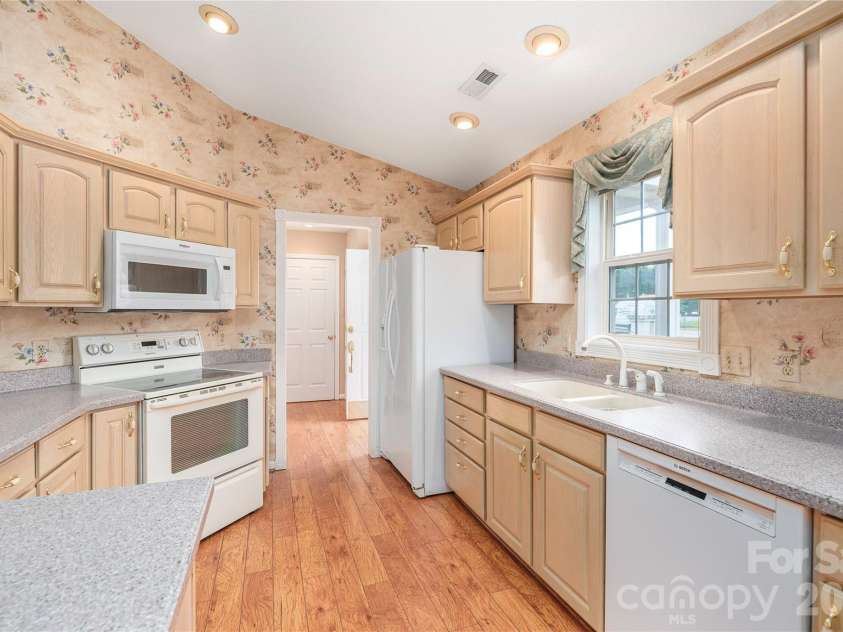 11 Heather Way, Candler, NC 28715.  MLS# CAR4381807, YatesRealty ID 30816. Kitchen