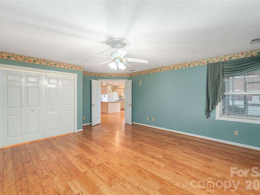 11 Heather Way, Candler, NC 28715.  MLS# CAR4381807, YatesRealty ID 30816. Primary bedroom