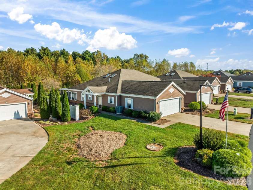11 Heather Way, Candler, NC 28715.  MLS# CAR4435502, YatesRealty ID 30816. 