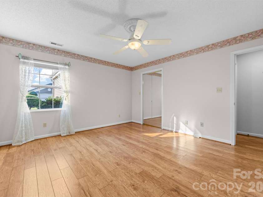 11 Heather Way, Candler, NC 28715.  MLS# CAR4435502, YatesRealty ID 30816. Guest Bedroom