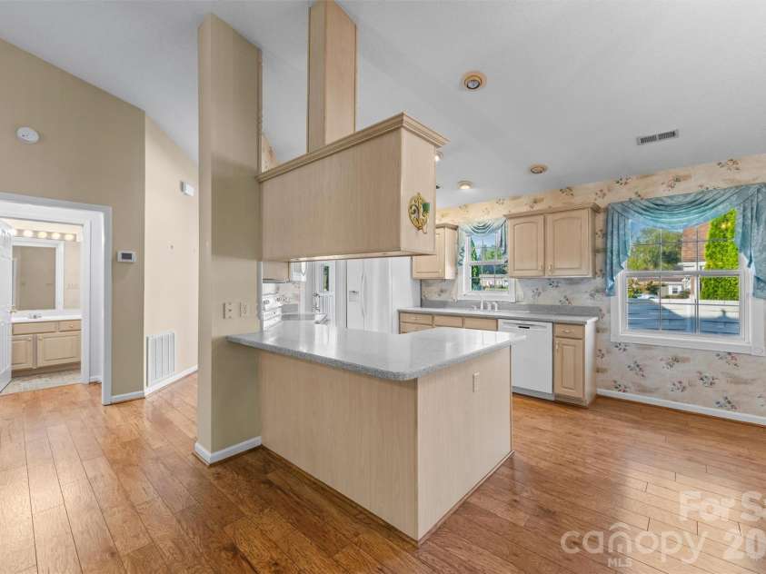 11 Heather Way, Candler, NC 28715.  MLS# CAR4435502, YatesRealty ID 30816. Kitchen
