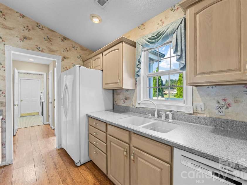 11 Heather Way, Candler, NC 28715.  MLS# CAR4435502, YatesRealty ID 30816. Kitchen