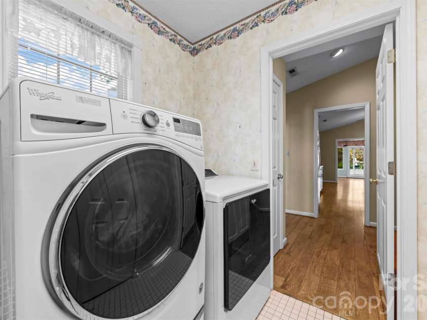 11 Heather Way, Candler, NC 28715.  MLS# CAR4435502, YatesRealty ID 30816. Laundry Area