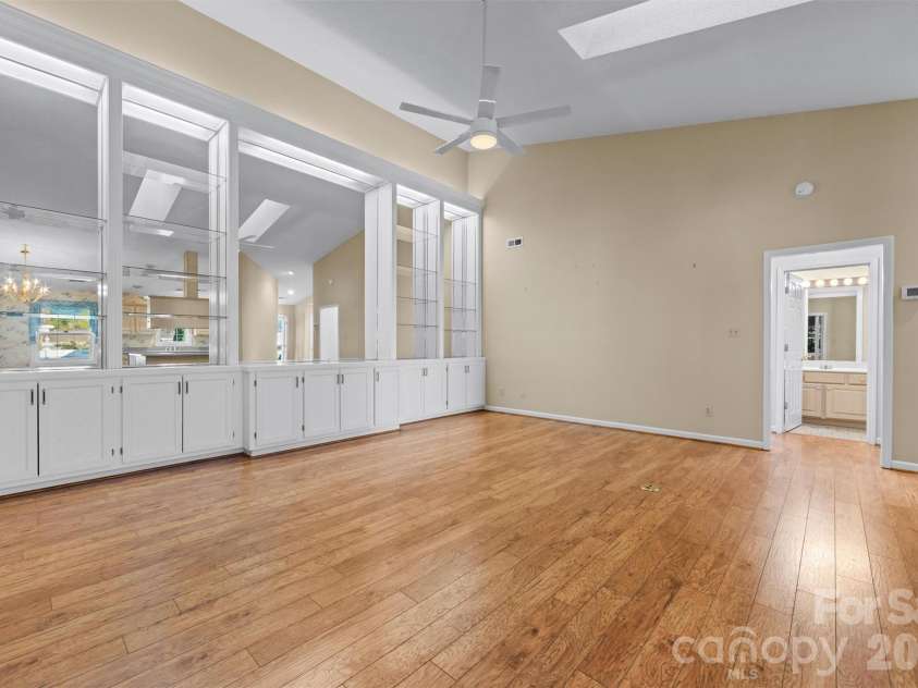 11 Heather Way, Candler, NC 28715.  MLS# CAR4435502, YatesRealty ID 30816. Living Room