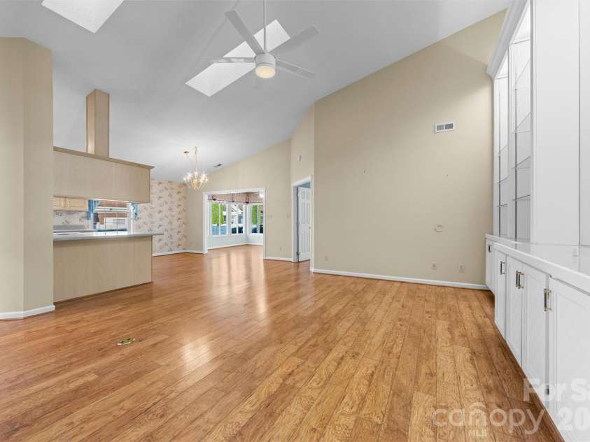11 Heather Way, Candler, NC 28715.  MLS# CAR4435502, YatesRealty ID 30816. Living Room
