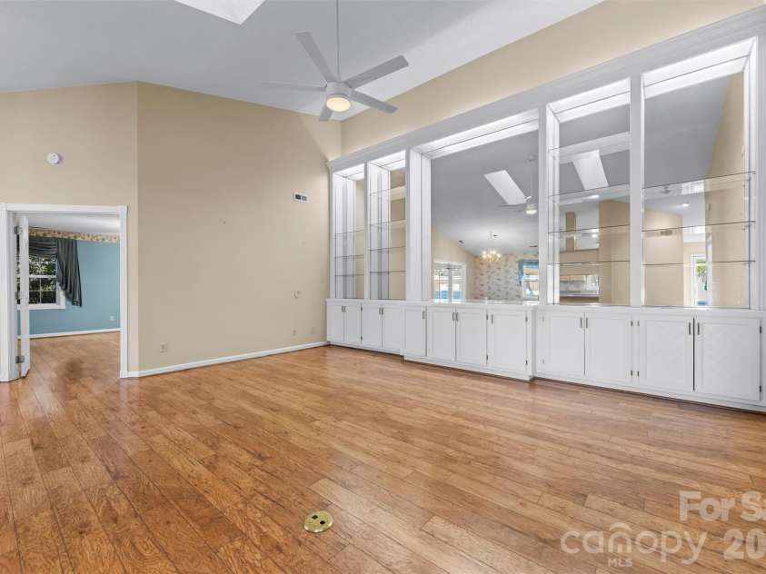 11 Heather Way, Candler, NC 28715.  MLS# CAR4435502, YatesRealty ID 30816. Living Room