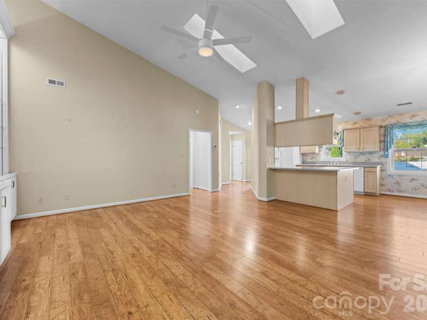 11 Heather Way, Candler, NC 28715.  MLS# CAR4435502, YatesRealty ID 30816. Living Room