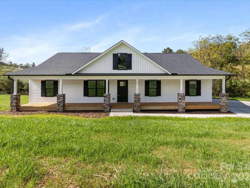 632 Morlin Acres Drive, Marshall, NC 28753.  MLS# CAR4264101, YatesRealty ID 30816. 