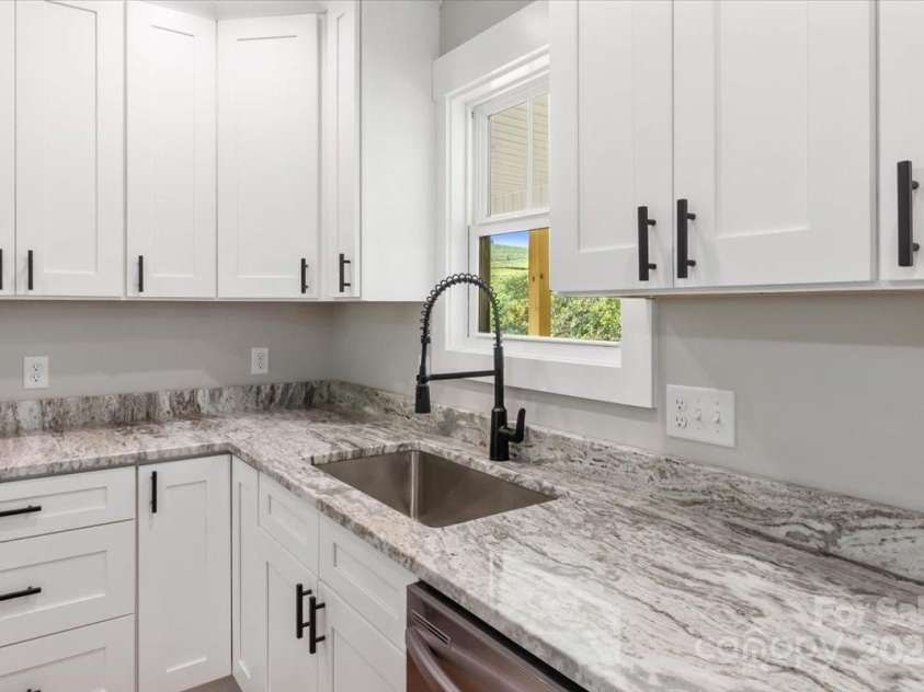 632 Morlin Acres Drive, Marshall, NC 28753.  MLS# CAR4264101, YatesRealty ID 30816. 