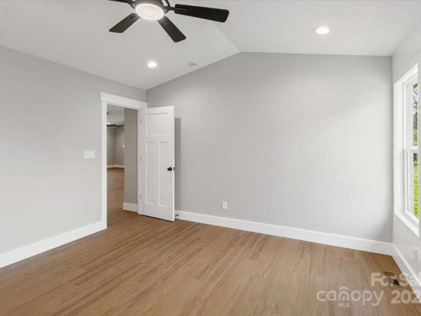 632 Morlin Acres Drive, Marshall, NC 28753.  MLS# CAR4264101, YatesRealty ID 30816. 