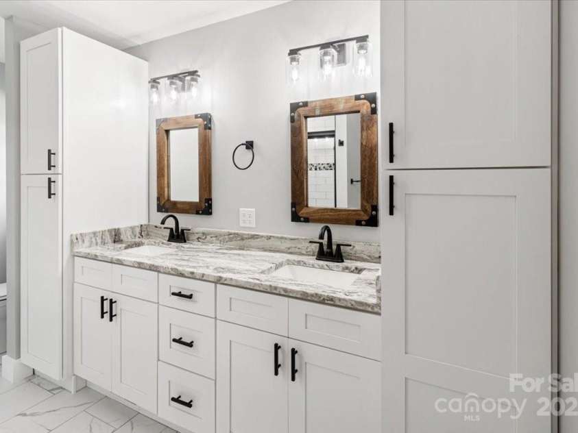 632 Morlin Acres Drive, Marshall, NC 28753.  MLS# CAR4264101, YatesRealty ID 30816. 