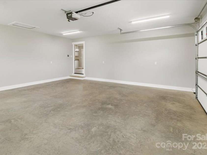 632 Morlin Acres Drive, Marshall, NC 28753.  MLS# CAR4264101, YatesRealty ID 30816. 