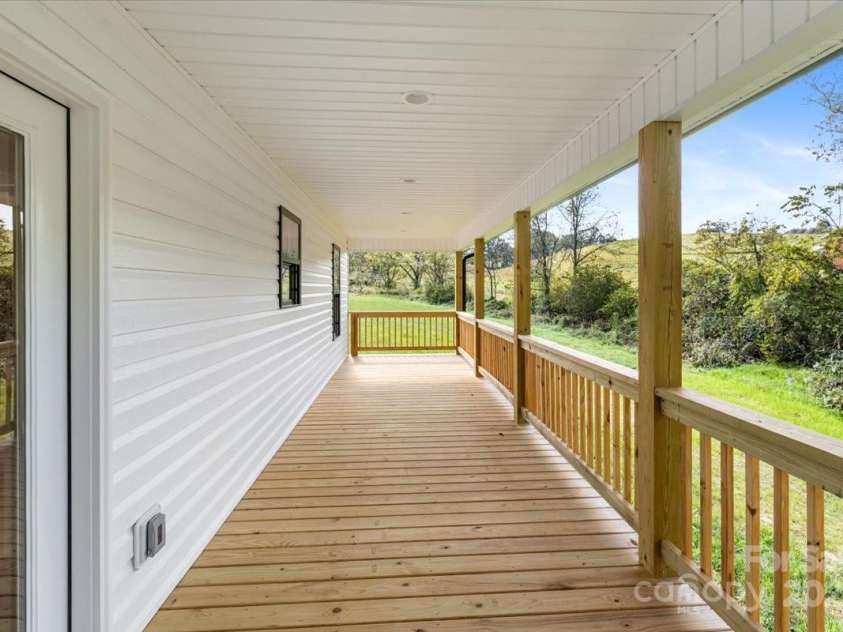 632 Morlin Acres Drive, Marshall, NC 28753.  MLS# CAR4264101, YatesRealty ID 30816. 