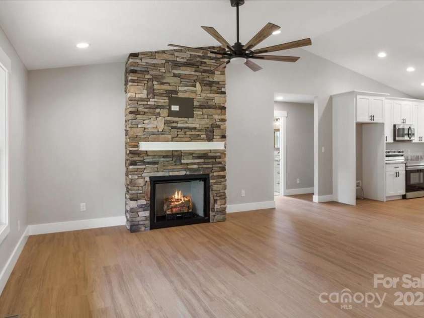 632 Morlin Acres Drive, Marshall, NC 28753.  MLS# CAR4264101, YatesRealty ID 30816. 