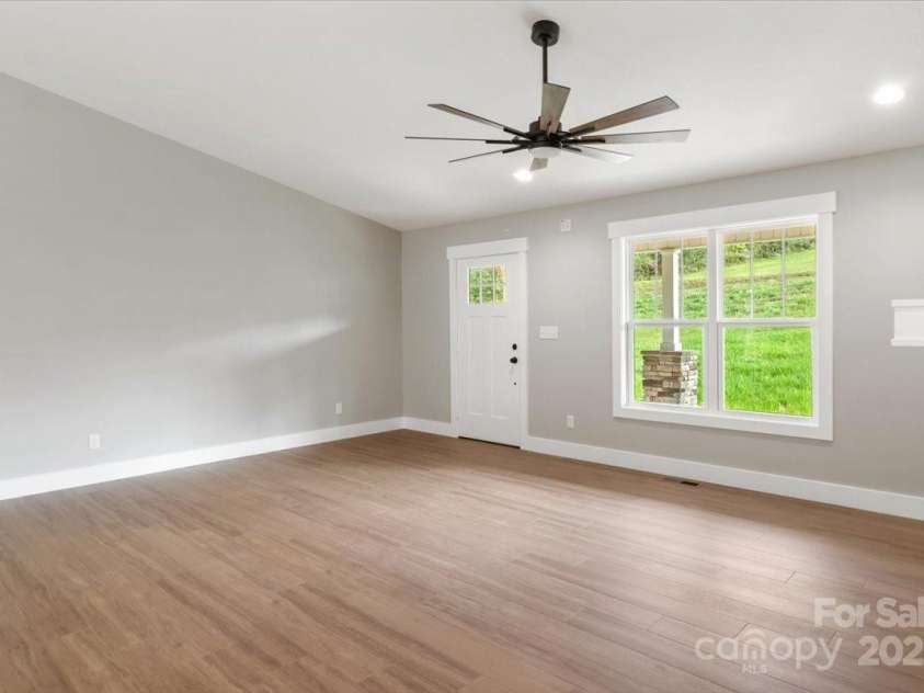 632 Morlin Acres Drive, Marshall, NC 28753.  MLS# CAR4264101, YatesRealty ID 30816. 