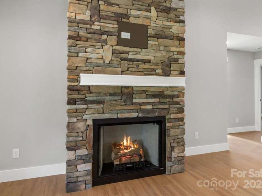 632 Morlin Acres Drive, Marshall, NC 28753.  MLS# CAR4264101, YatesRealty ID 30816. 