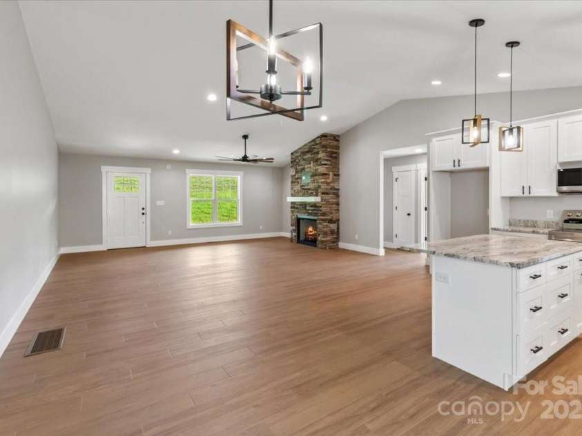 632 Morlin Acres Drive, Marshall, NC 28753.  MLS# CAR4264101, YatesRealty ID 30816. 