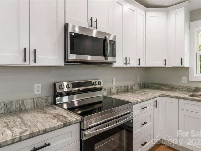 632 Morlin Acres Drive, Marshall, NC 28753.  MLS# CAR4264101, YatesRealty ID 30816. 