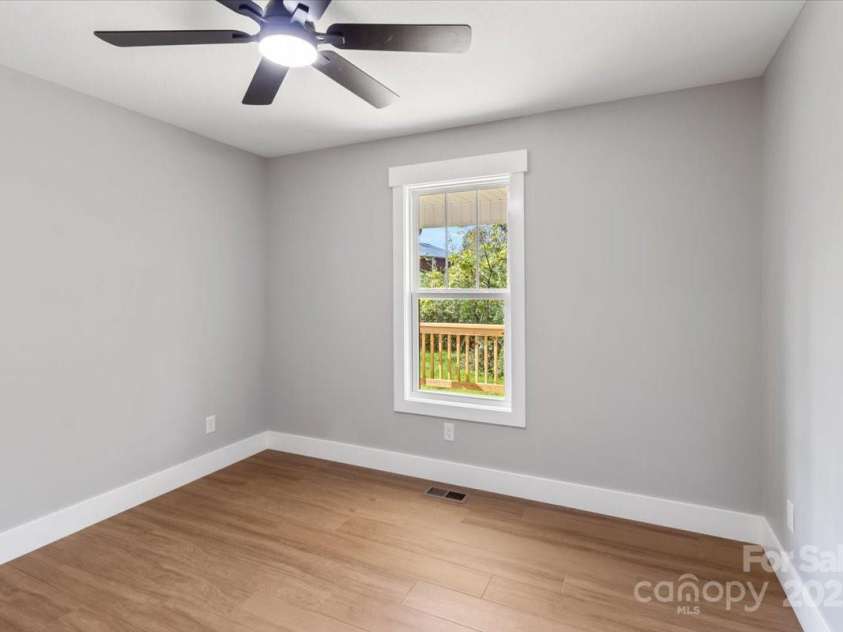 632 Morlin Acres Drive, Marshall, NC 28753.  MLS# CAR4264101, YatesRealty ID 30816. 