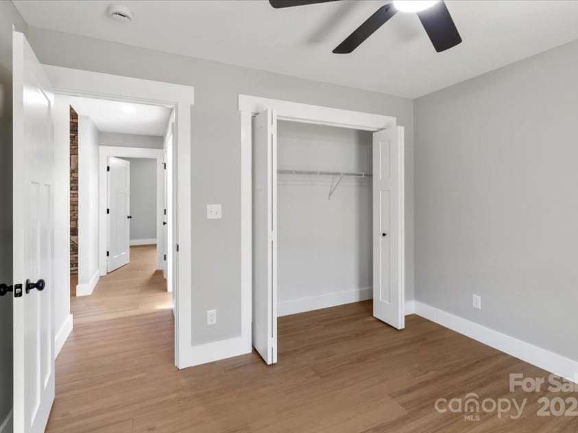 632 Morlin Acres Drive, Marshall, NC 28753.  MLS# CAR4264101, YatesRealty ID 30816. 