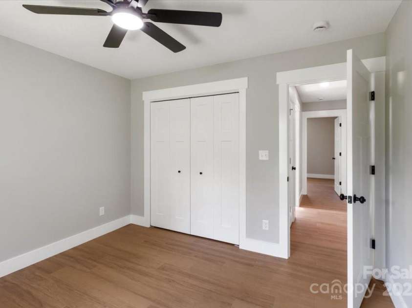 632 Morlin Acres Drive, Marshall, NC 28753.  MLS# CAR4264101, YatesRealty ID 30816. 