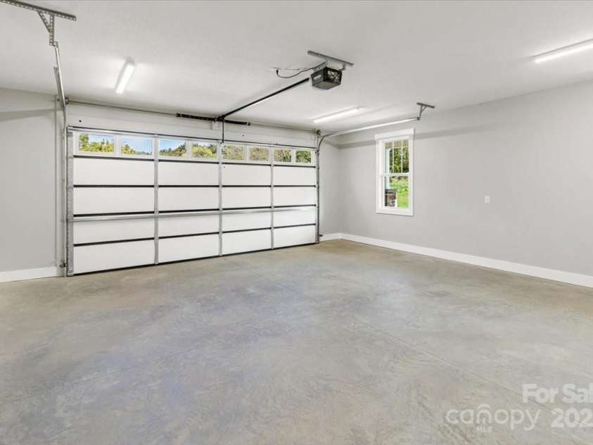 632 Morlin Acres Drive, Marshall, NC 28753.  MLS# CAR4264101, YatesRealty ID 30816. 