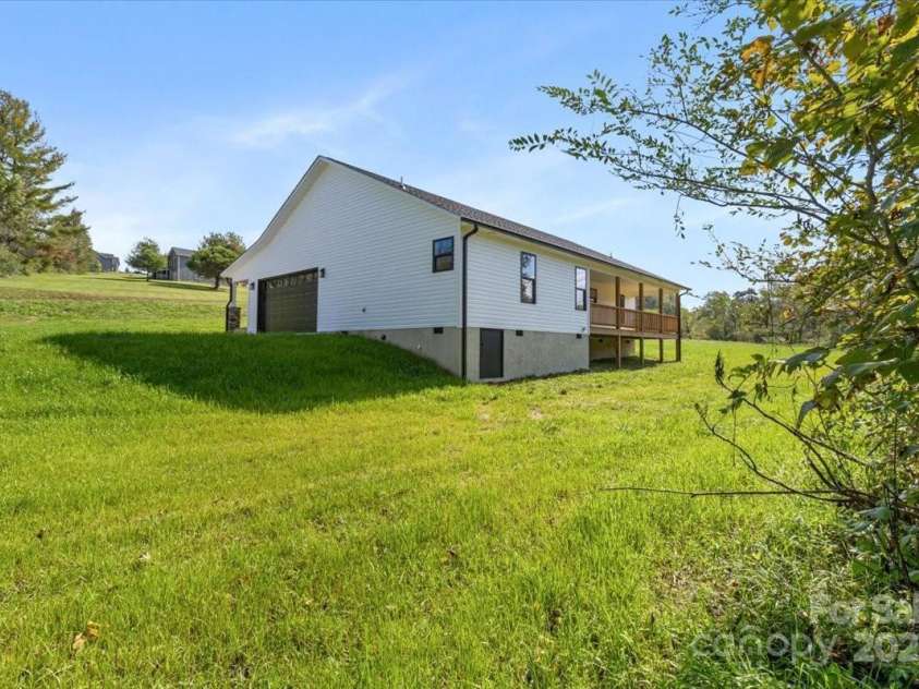 632 Morlin Acres Drive, Marshall, NC 28753.  MLS# CAR4264101, YatesRealty ID 30816. 