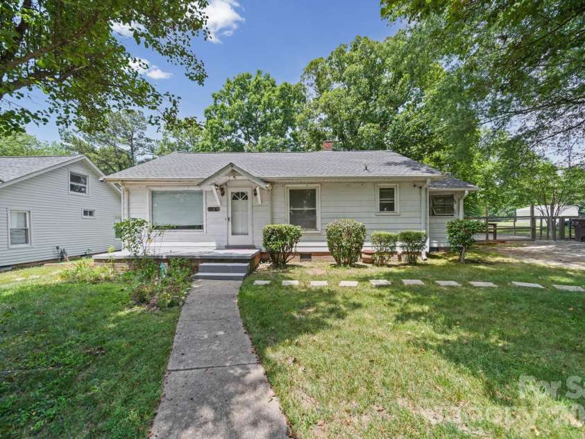 1911 Glenwood Street, Kannapolis, NC 28083.  MLS# CAR4392581, YatesRealty ID 30817. 