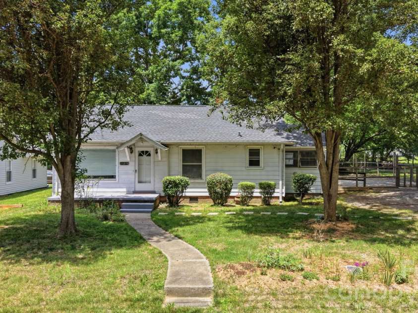 1911 Glenwood Street, Kannapolis, NC 28083.  MLS# CAR4392581, YatesRealty ID 30817. 