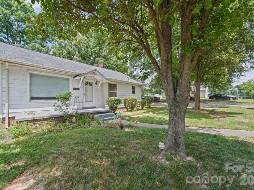 1911 Glenwood Street, Kannapolis, NC 28083.  MLS# CAR4392581, YatesRealty ID 30817. 